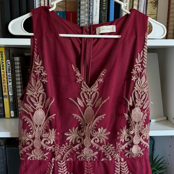 Alter’d State Sz large Burgandy and Gold Lace Sleeveless Dress V neck. - Picture 2 of 9